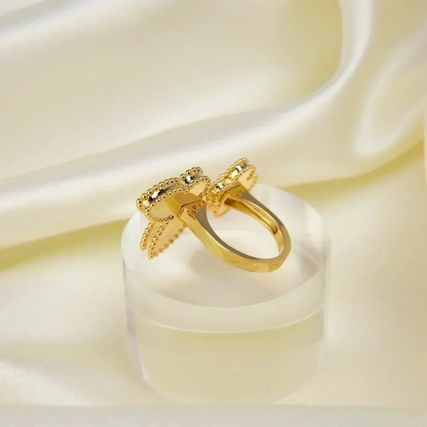 DIANA LUCKY BETWEEN THE FINGER RING