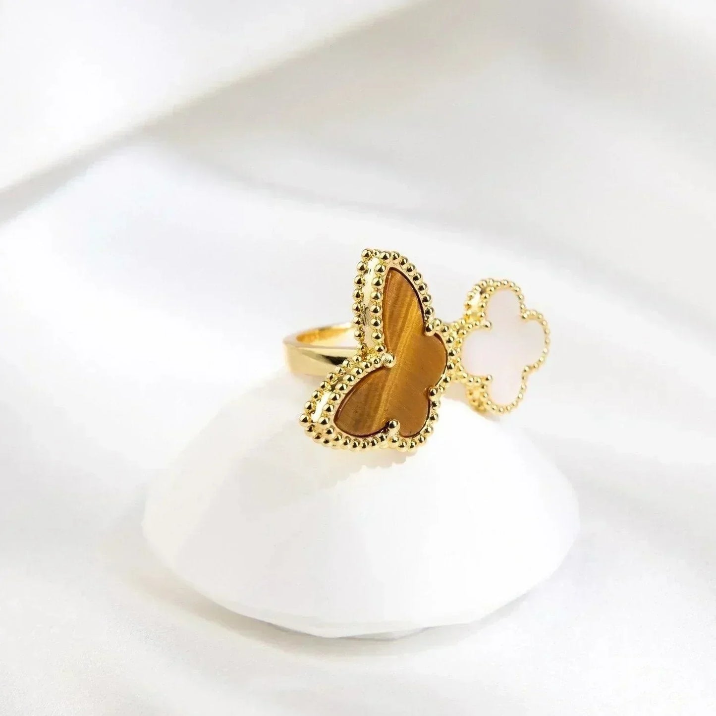 DIANA LUCKY BETWEEN THE FINGER RING