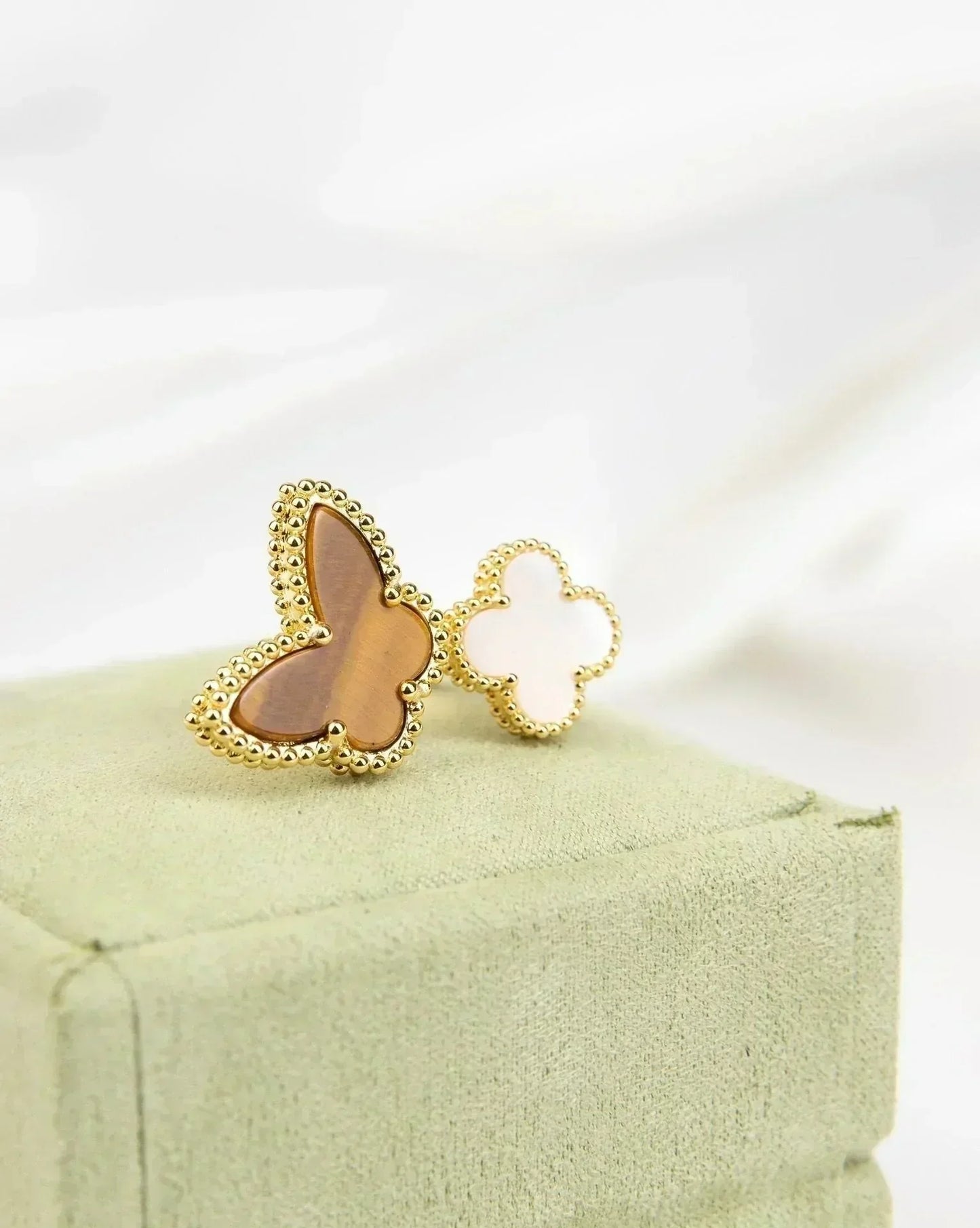DIANA LUCKY BETWEEN THE FINGER RING