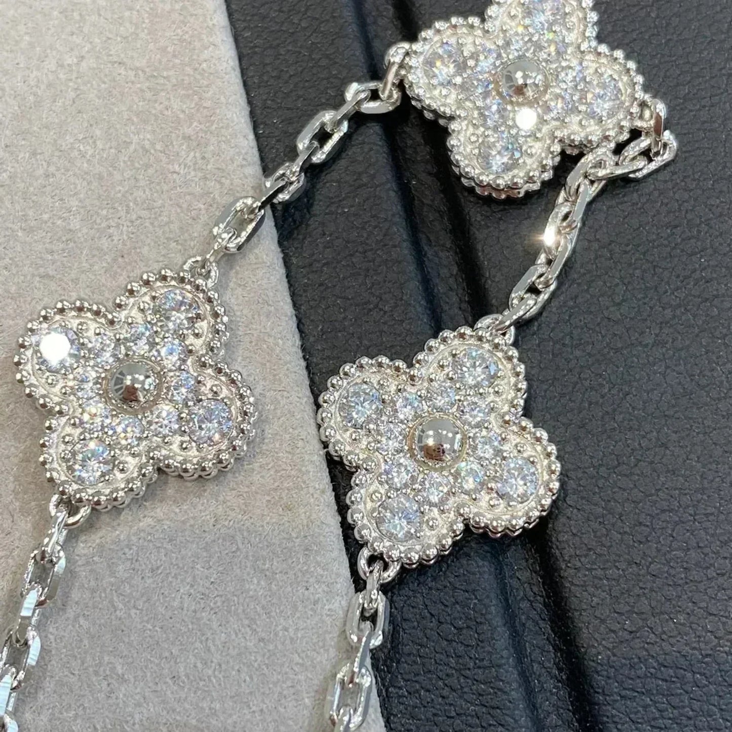 DIANA CLOVER 5 MOTIFS DIAMOND BRACELET SILVER