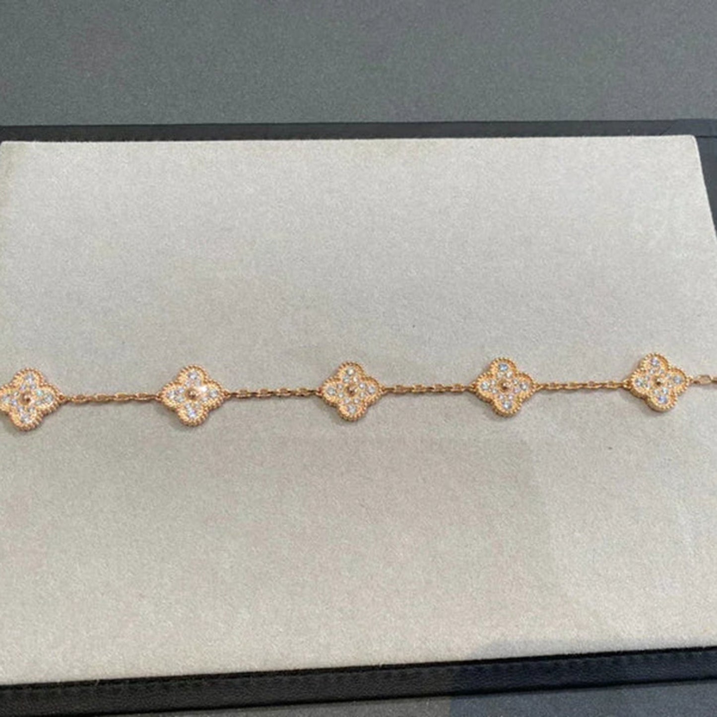 DIANA CLOVER 5 MOTIFS FULL DIAMOND BRACELET