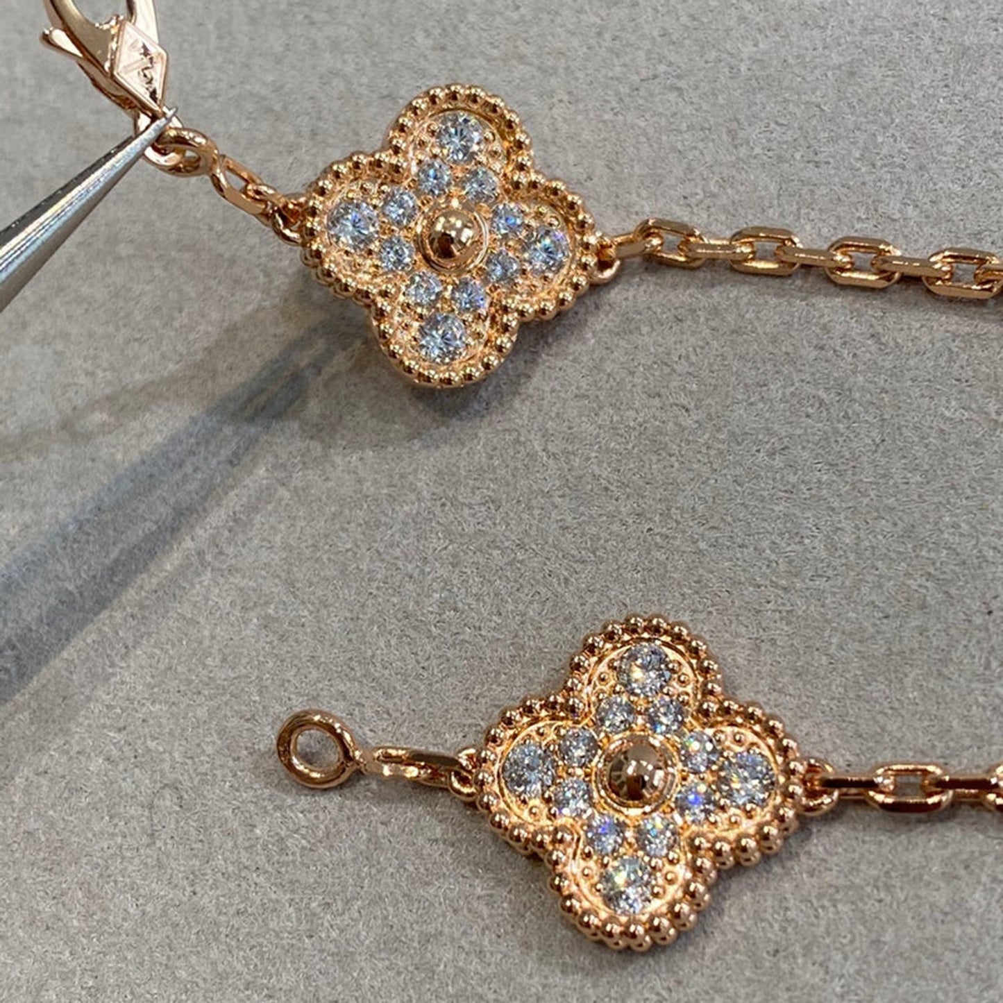 DIANA CLOVER 5 MOTIFS FULL DIAMOND BRACELET