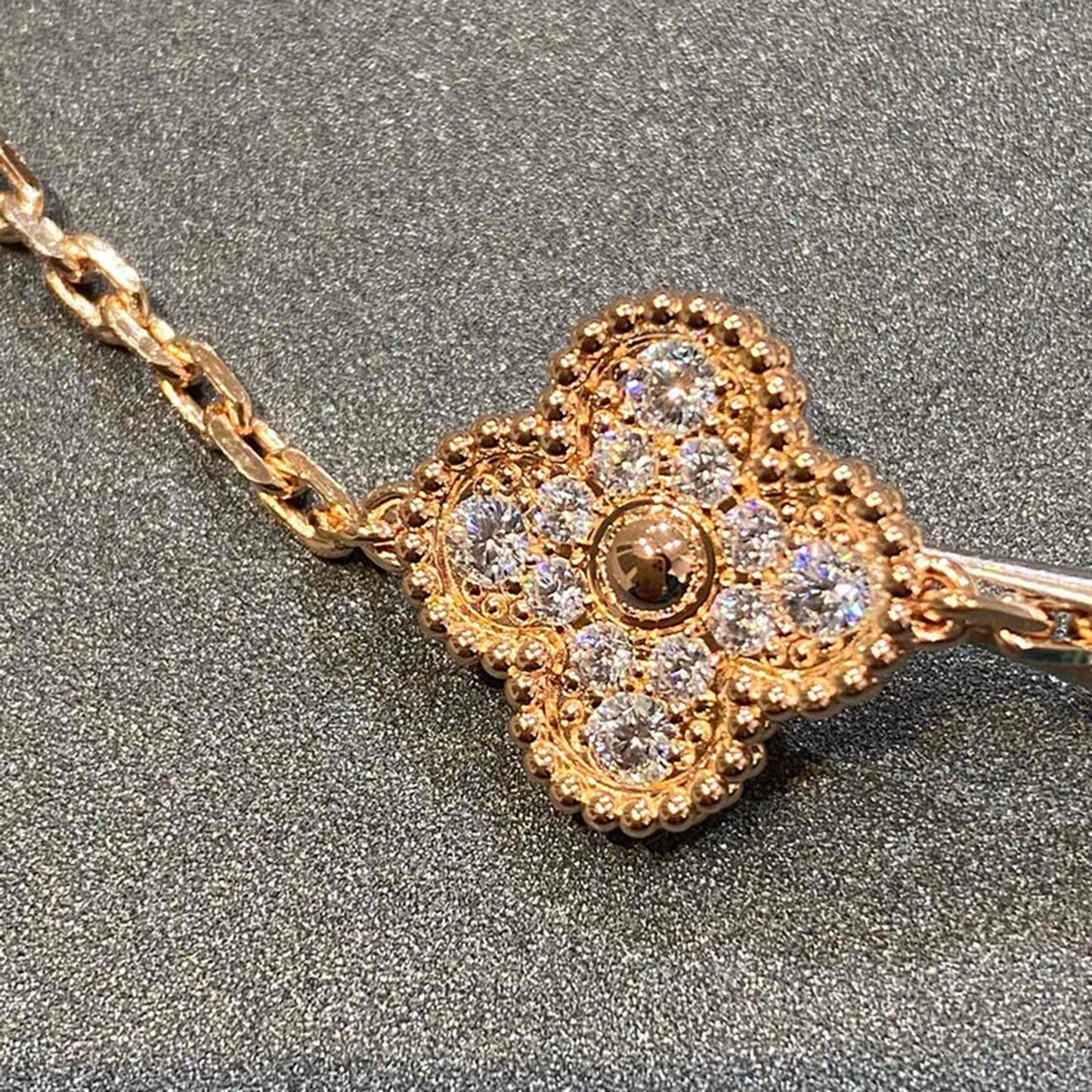 DIANA CLOVER 5 MOTIFS FULL DIAMOND BRACELET