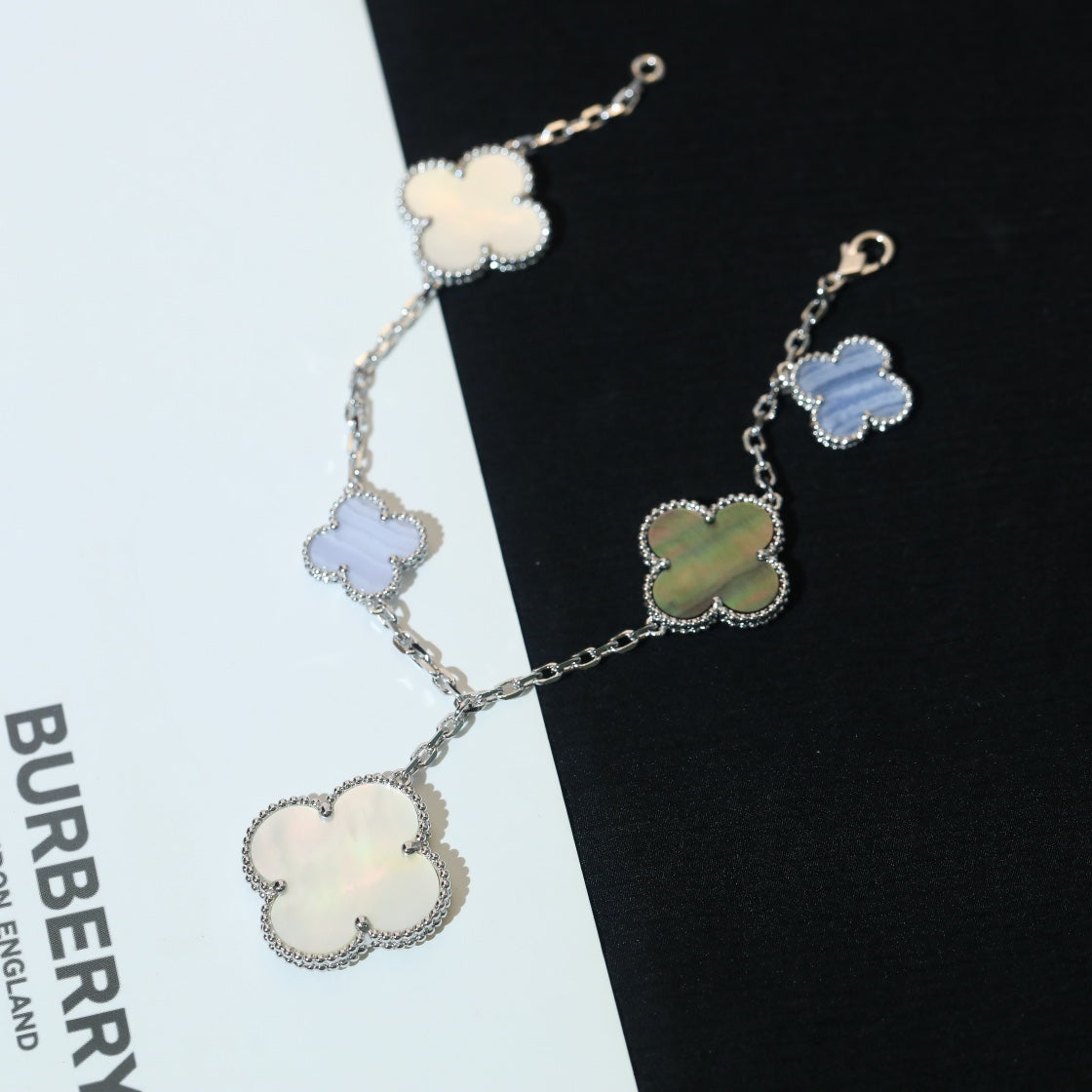 DIANA CLOVER BRACELET 5 MOTIFS MOP CHALCEDONY SILVER