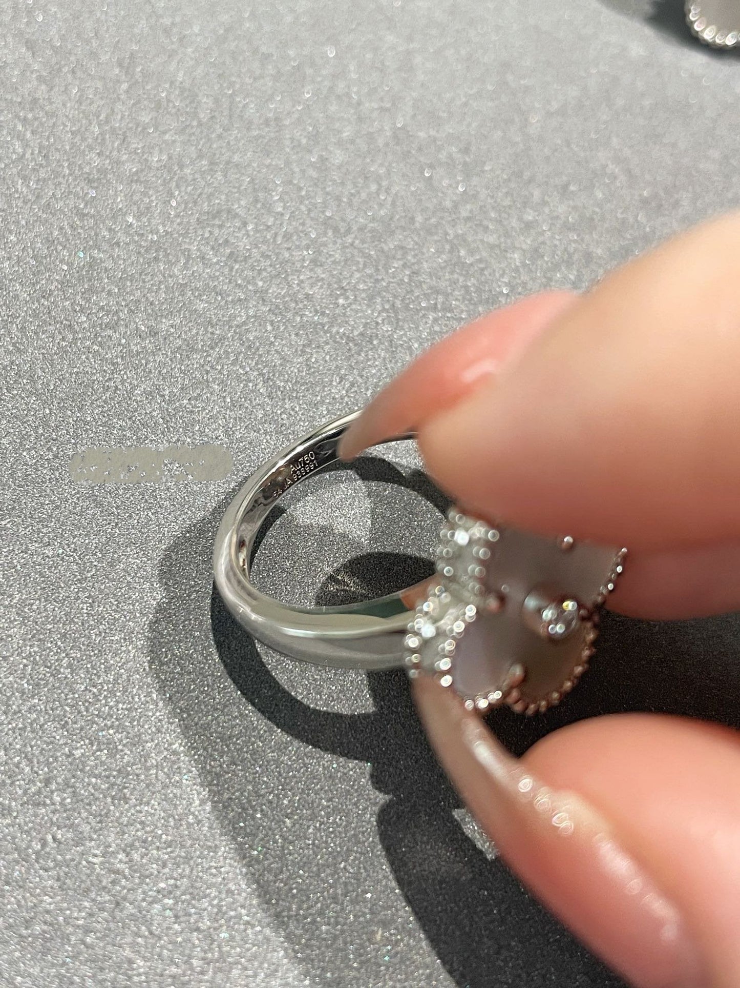 DIANA CLOVER SILVER MOP DIAMOND RING