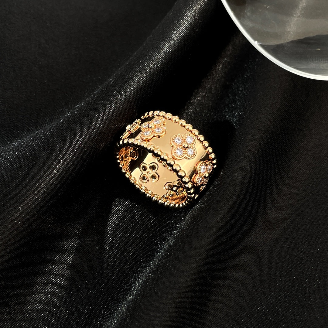 DIANA PERLEE DIAMOND LARGE RING