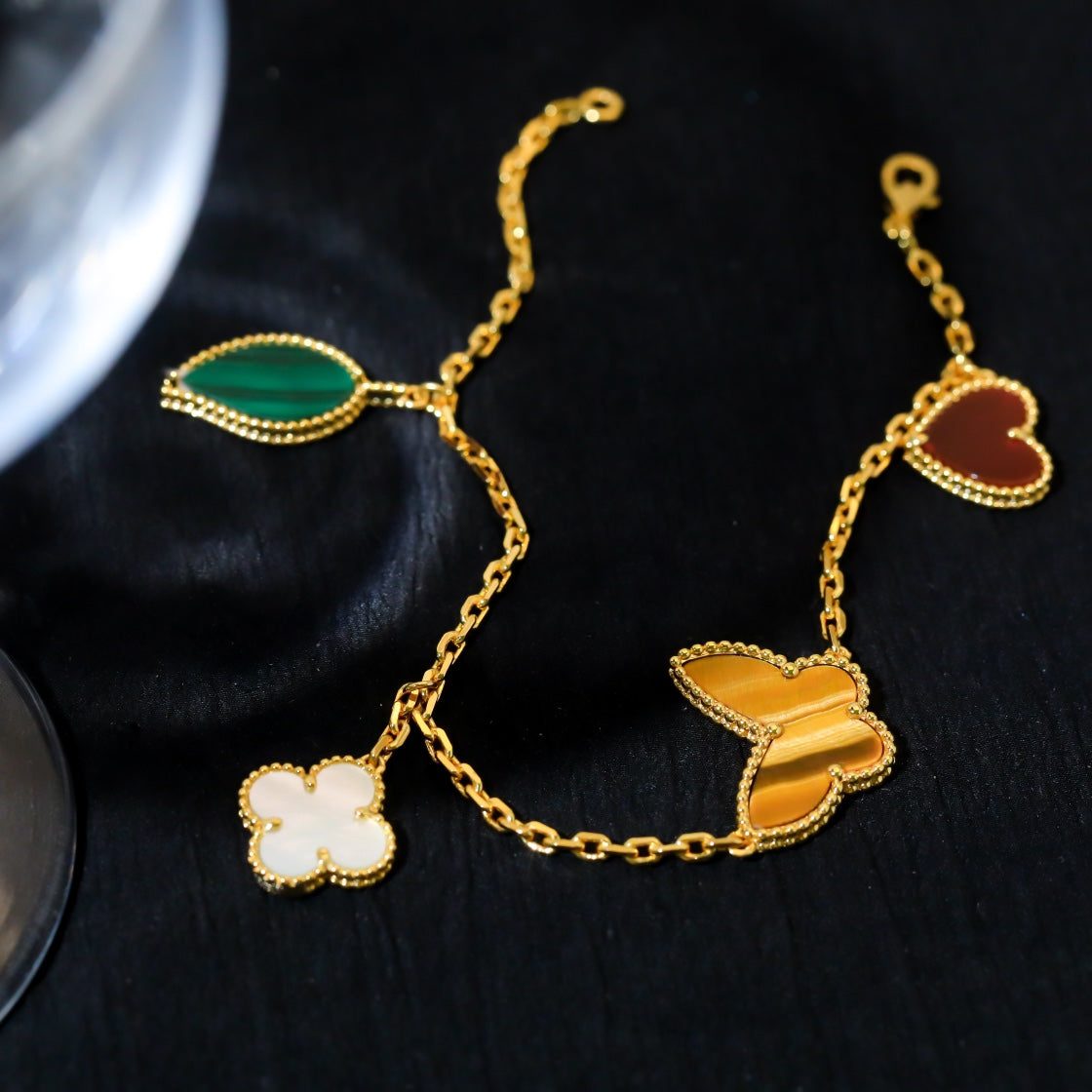 DIANA LUCKY SPRING 5 MOTIF GOLD BRACELET