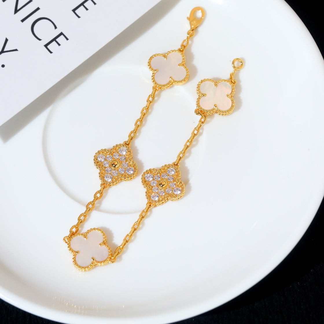 DIANA CLOVER BRACELET 5 MOTIF WHITE MOP DIAMOND
