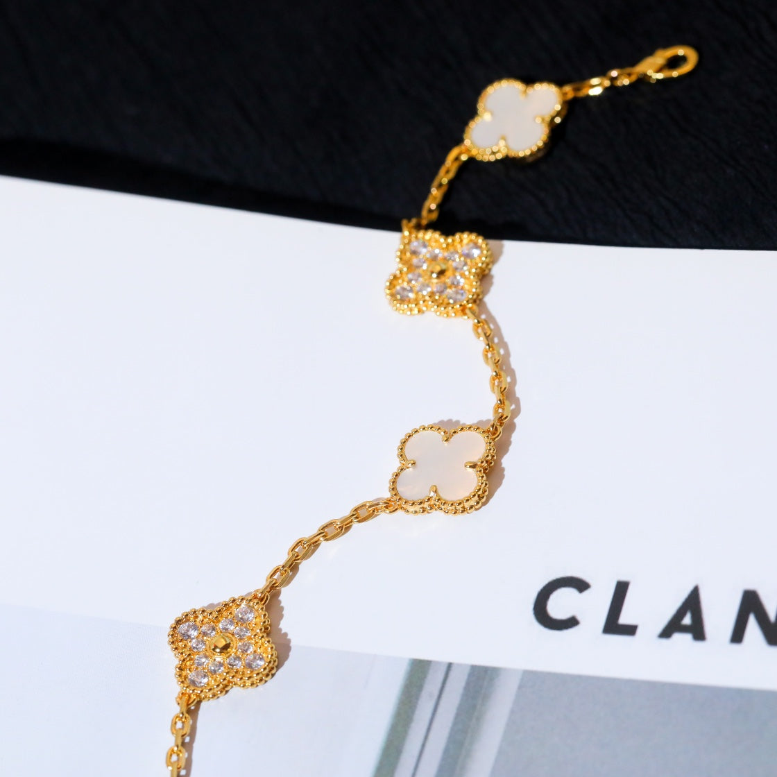 DIANA CLOVER BRACELET 5 MOTIF WHITE MOP DIAMOND