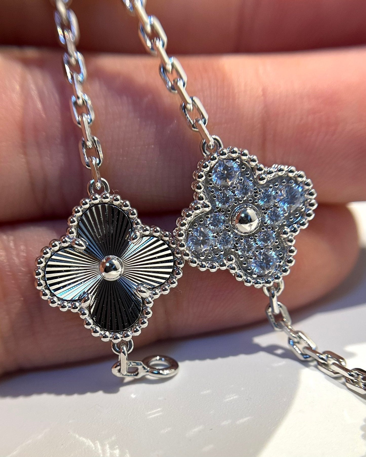 DIANA CLOVER 5 MOTIF SILVER DIAMOND BRACELET