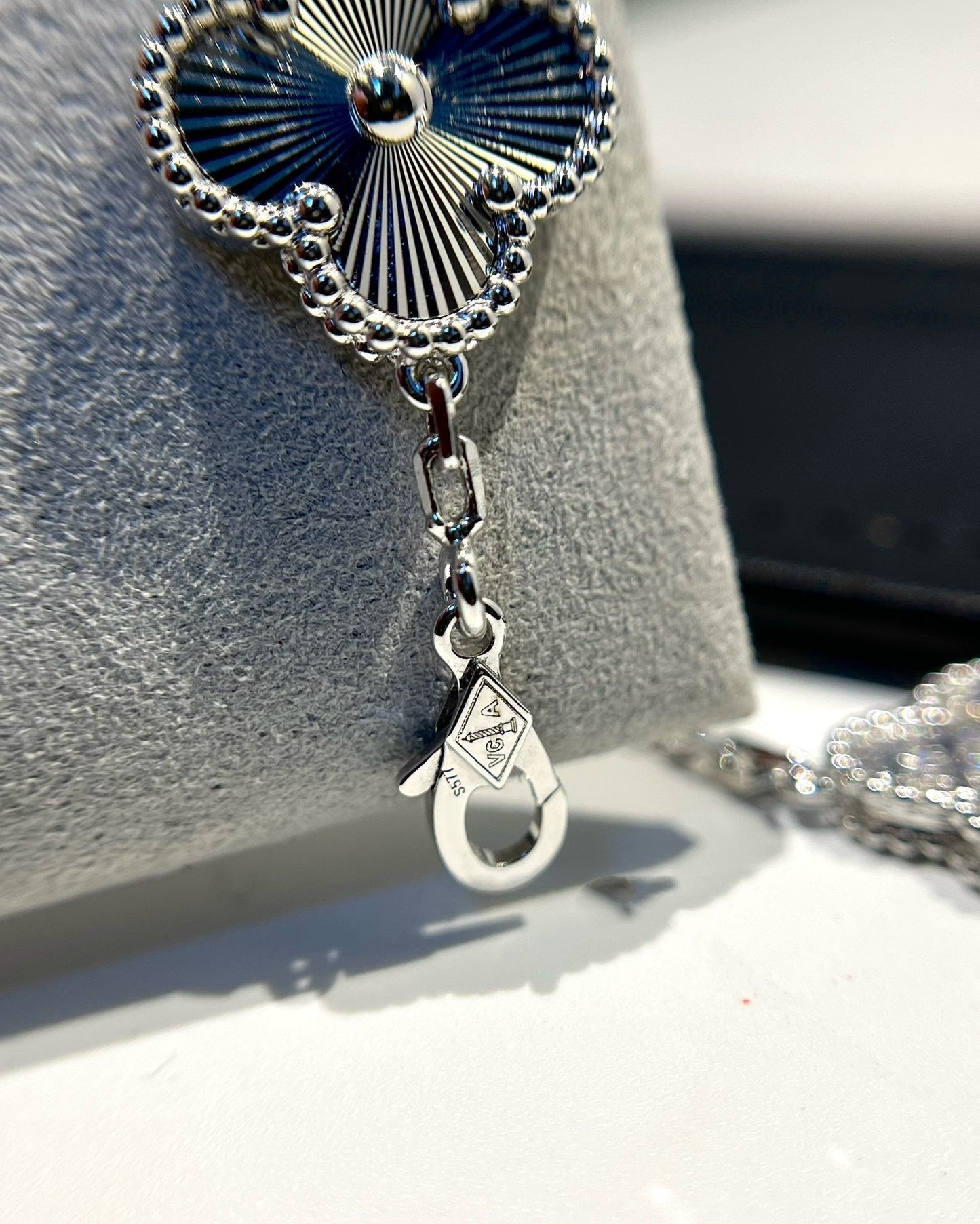 DIANA CLOVER 5 MOTIF SILVER DIAMOND BRACELET