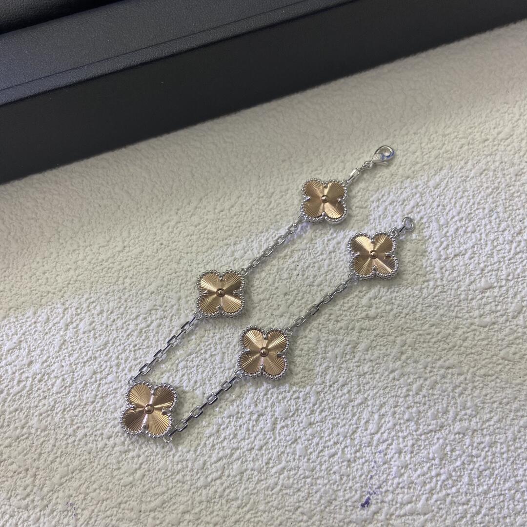 DIANA 2024 SPECIAL CHRISTMAS CLOVER 5 FLOWERS LASER BRACELET