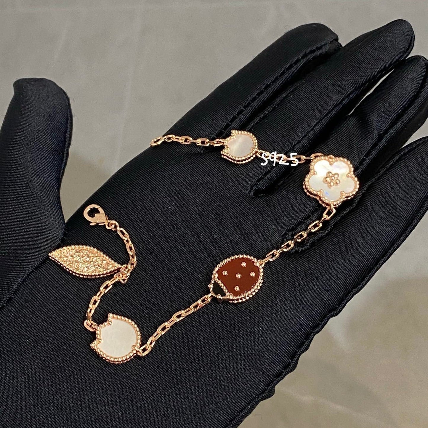 DIANA LUCKY SPRING 5 MOTIF BRACELET