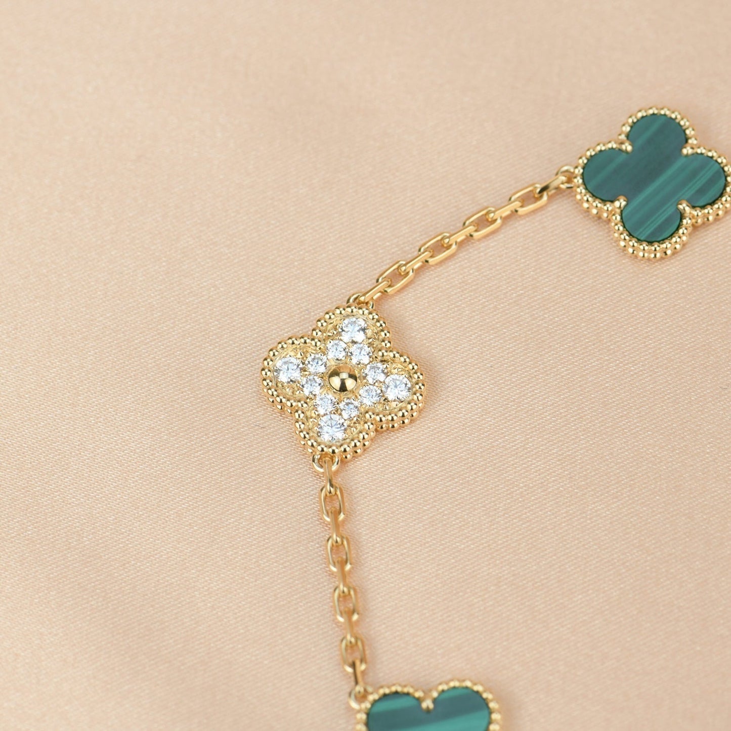 DIANA CLOVER 5 MOTIF MALACHITE DIAMOND BRACELET