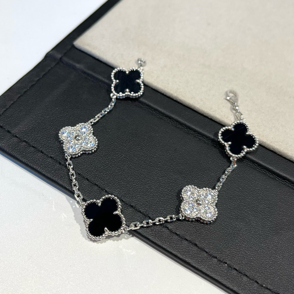 DIANA CLOVER 5 MOTIF ONYXS DIAMOND BRACELET SILVER
