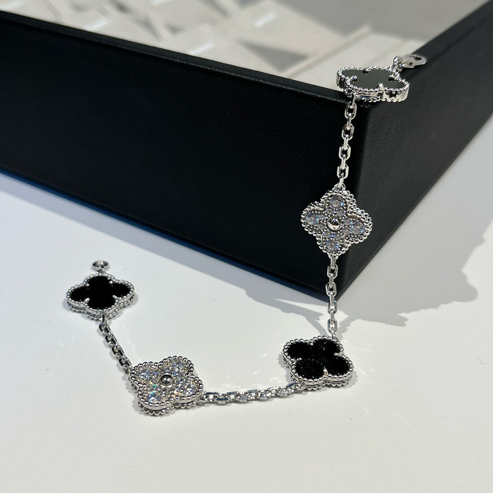 DIANA CLOVER 5 MOTIF ONYXS DIAMOND BRACELET SILVER
