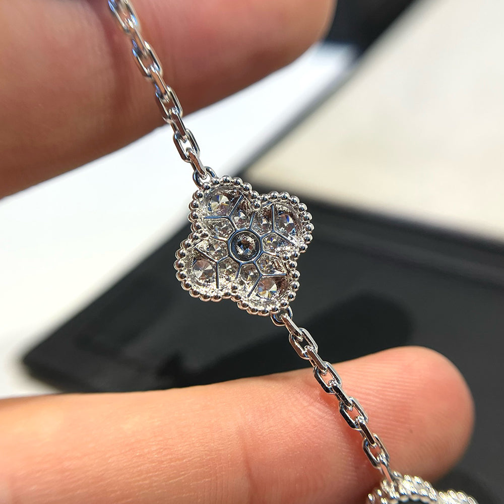 DIANA CLOVER 5 MOTIF ONYXS DIAMOND BRACELET SILVER