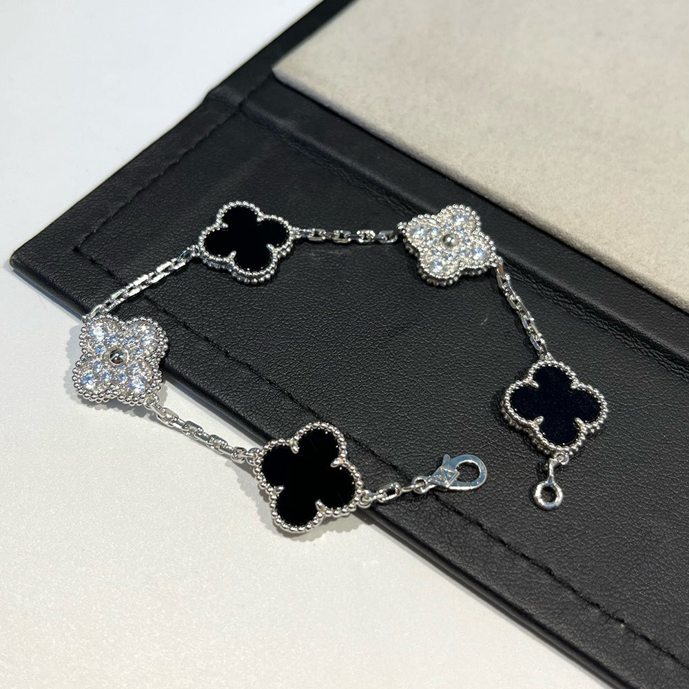 DIANA CLOVER 5 MOTIF ONYXS DIAMOND BRACELET SILVER