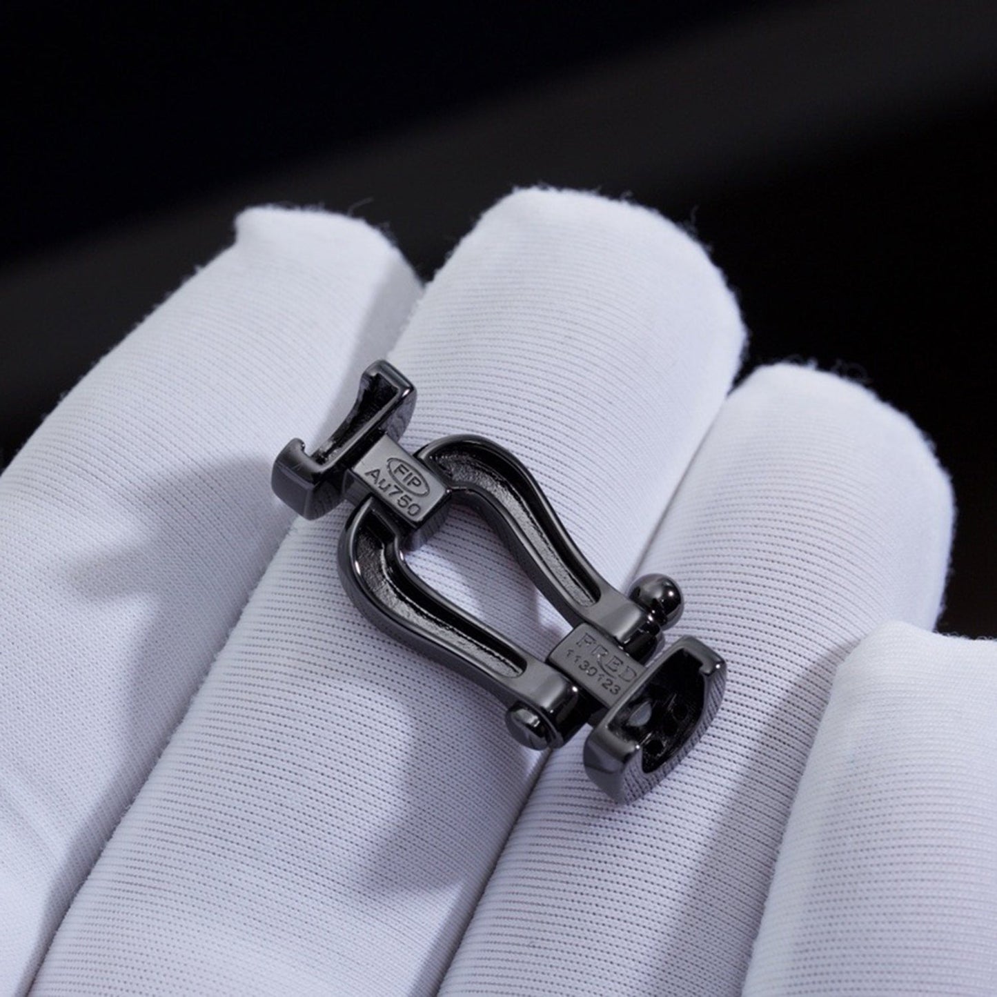 DIANA FORCE LARGE SERIES HORSESHOE BLACK SAMURAI BRACELET