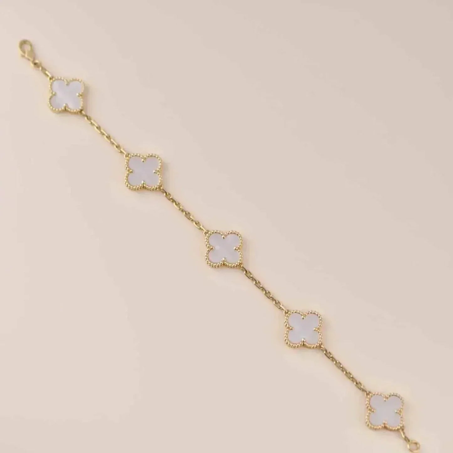 DIANA CLOVER 5 MOTIF WHITE MOP BRACELET