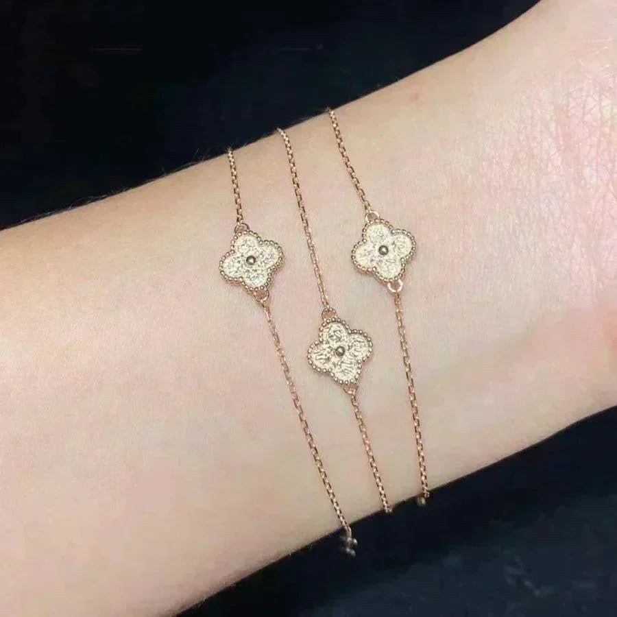 DIANA CLOVER SINGLE FLOWER BRACELET