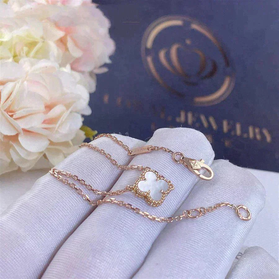 DIANA CLOVER WHITE MOP SINGLE FLOWER BRACELET