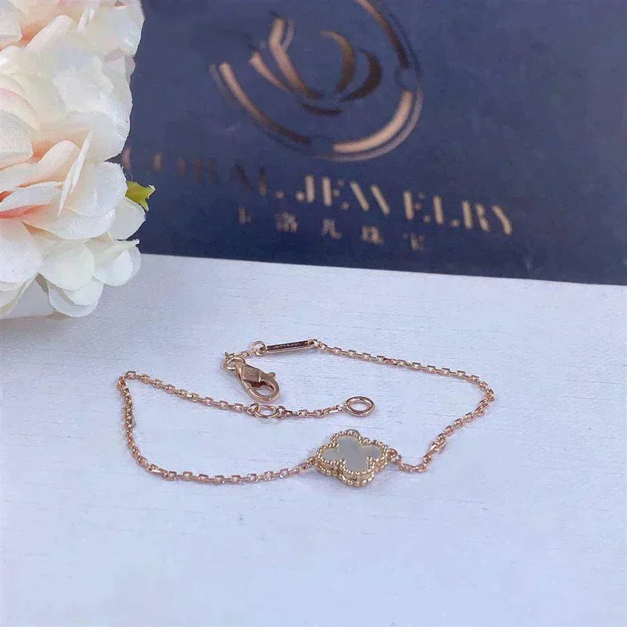 DIANA CLOVER WHITE MOP SINGLE FLOWER BRACELET