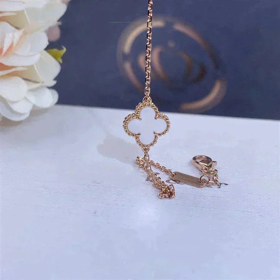 DIANA CLOVER WHITE MOP SINGLE FLOWER BRACELET