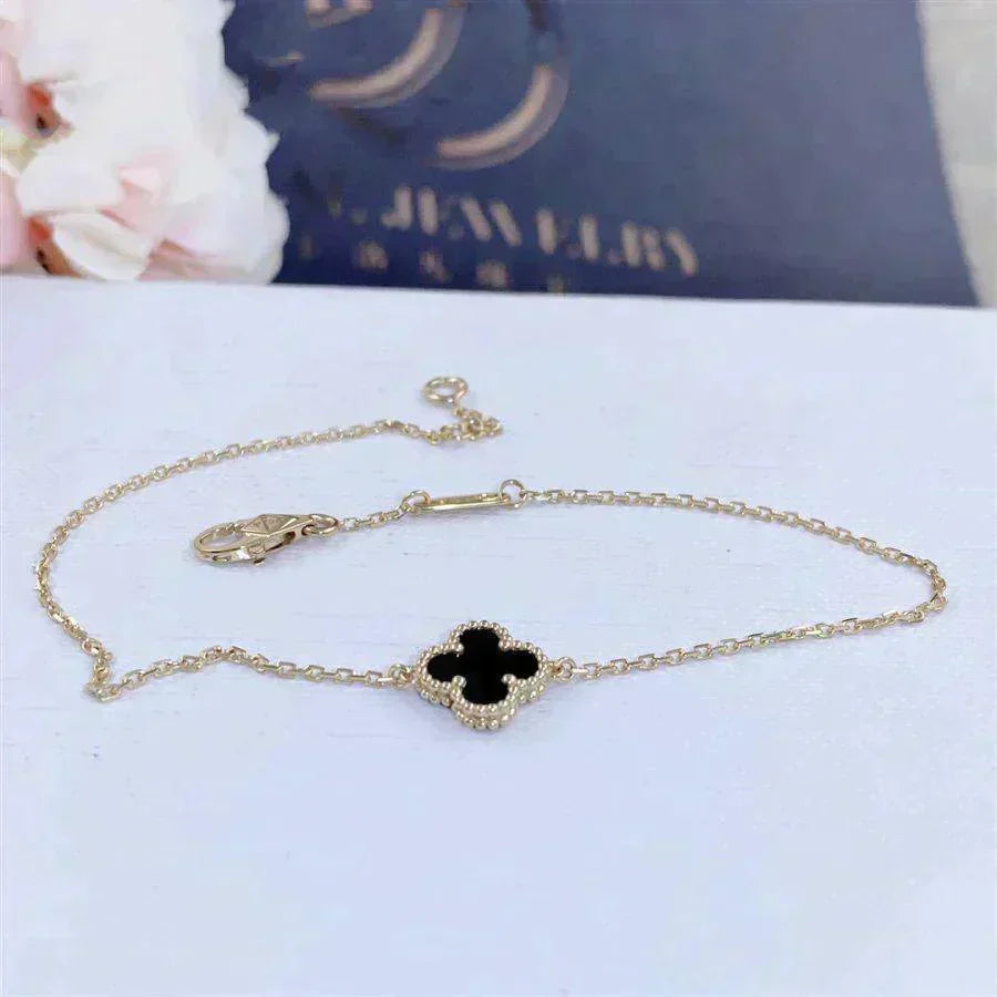 DIANA CLOVER ONYX SINGLE FLOWER BRACELET