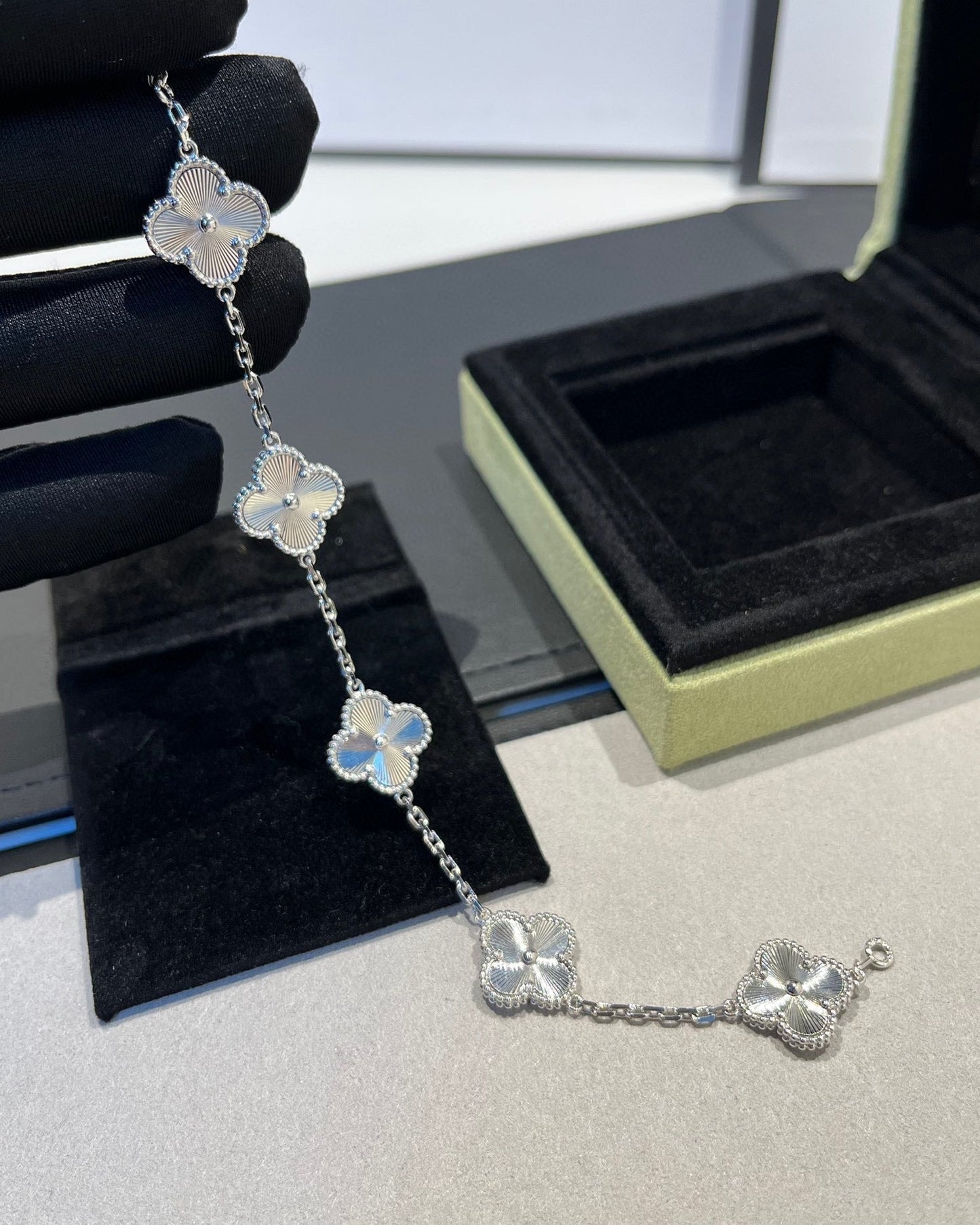 DIANA CLOVER SILVER 5 MOTIFS BRACELET