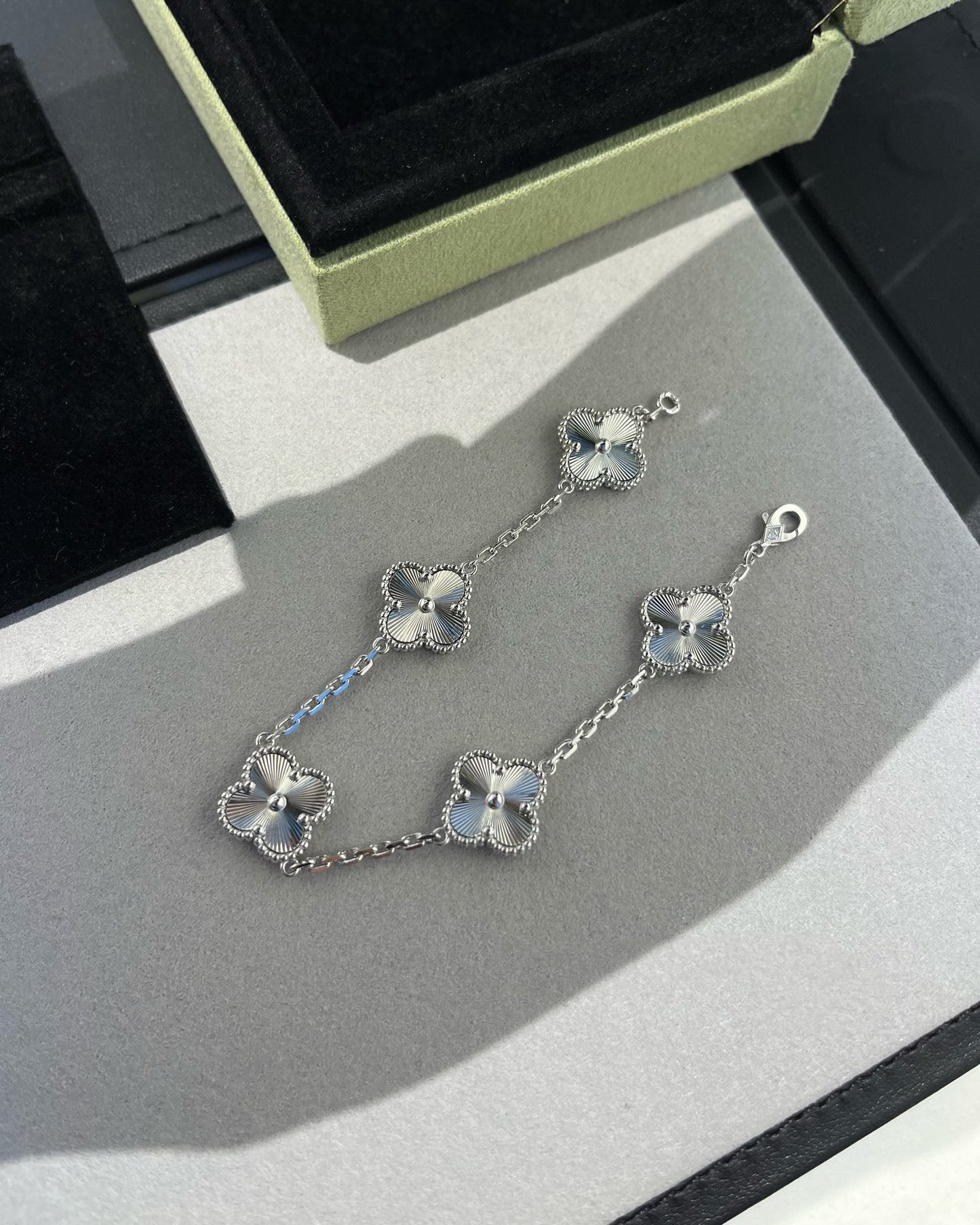 DIANA CLOVER SILVER 5 MOTIFS BRACELET