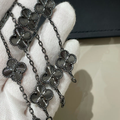DIANA CLOVER 5 MOTIF BLACK BRACELET