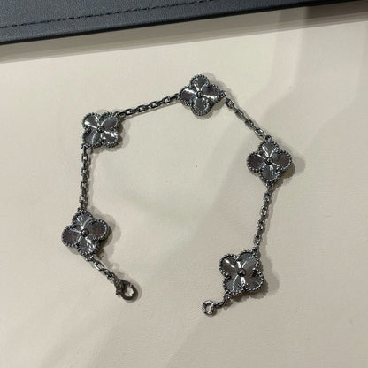 DIANA CLOVER 5 MOTIF BLACK BRACELET