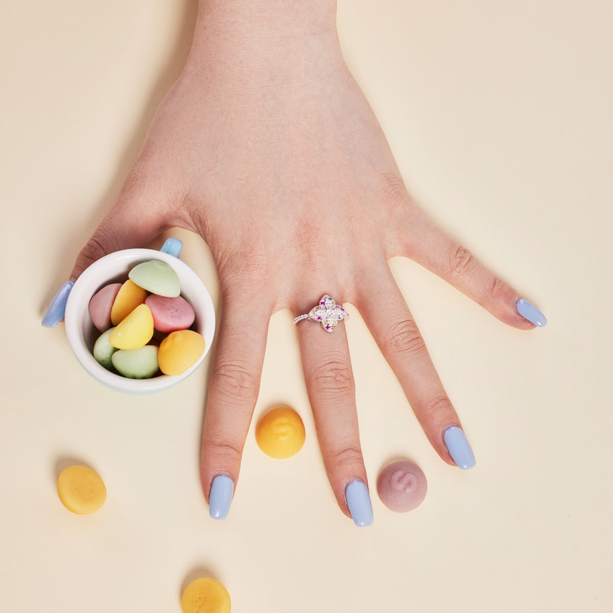 [HOT]Luxurious Colorful Flower Shape Banquet Ring