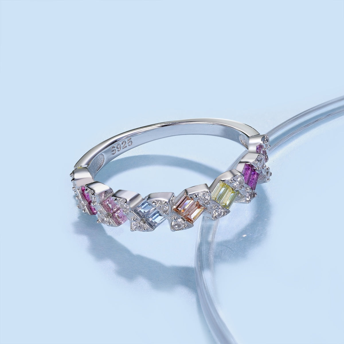 [HOT]Delicate Vibrant Emerald Cut Daily Ring