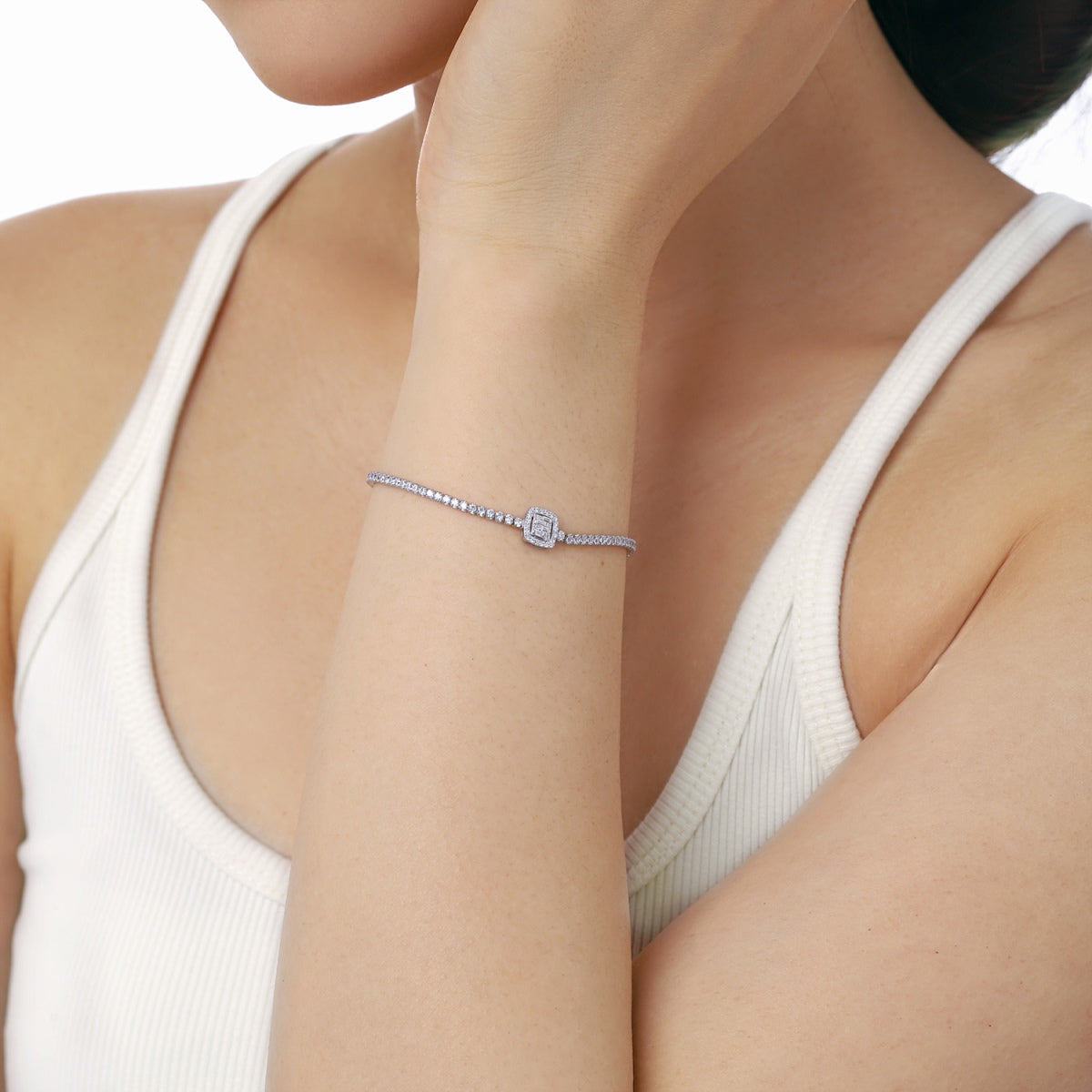 [HOT]Luxurious Dazzling Square Shape Banquet Bracelet
