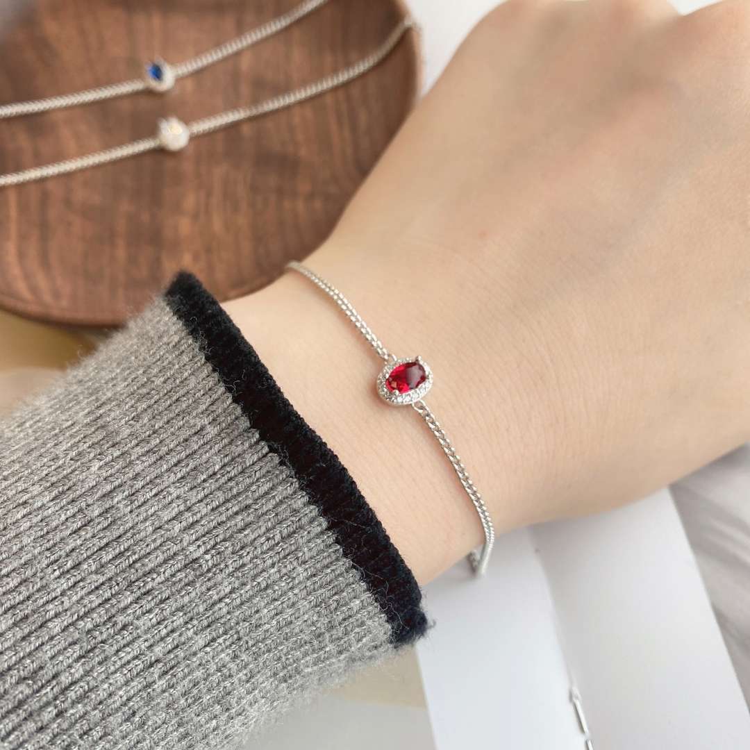 [HOT]Exquisite Oval Shape Bracelet