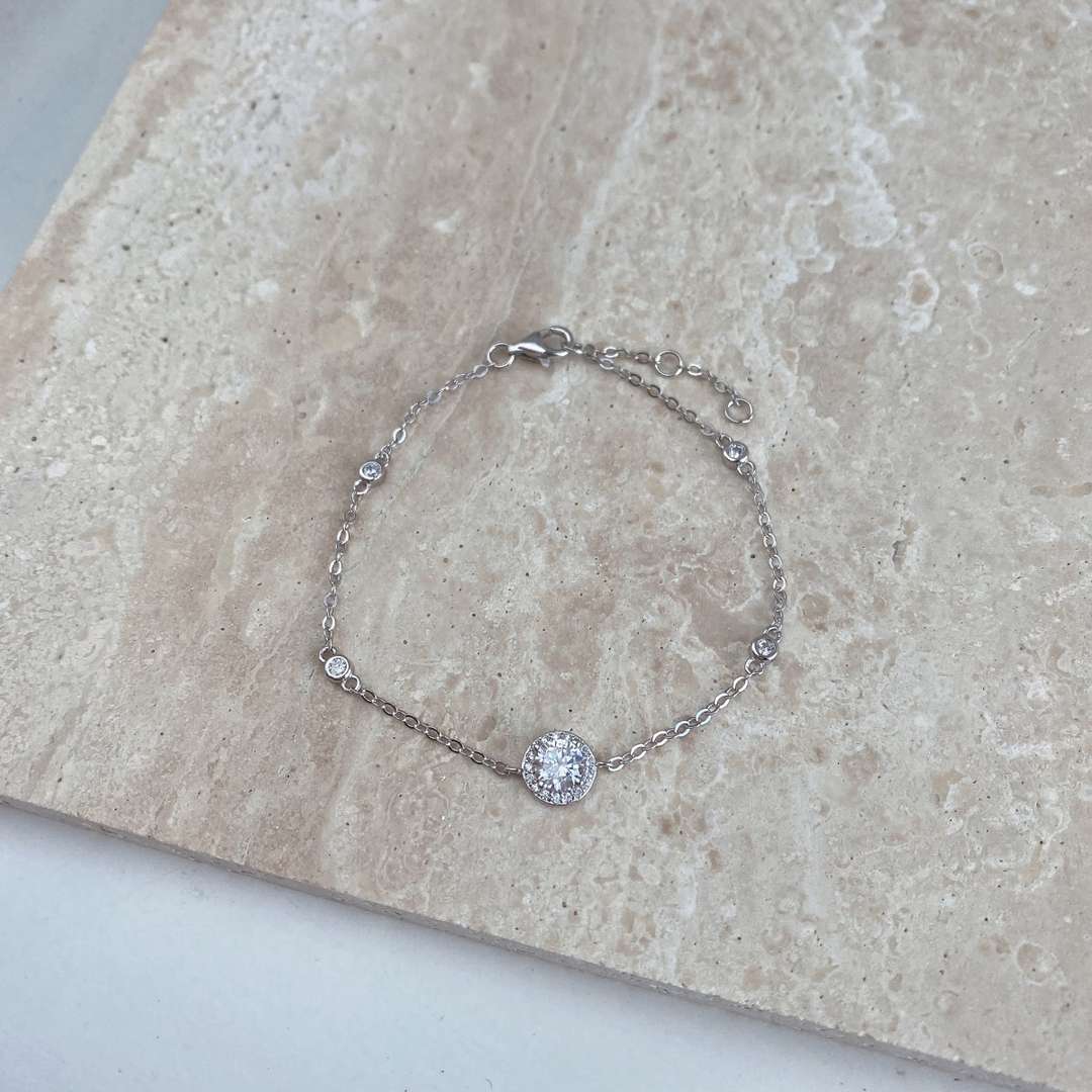 [HOT]Dazzling Round Cut Shape Bracelet