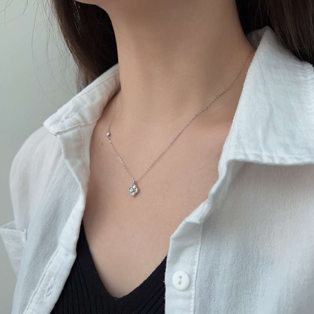 [HOT]Delicate Flower Shape Necklace