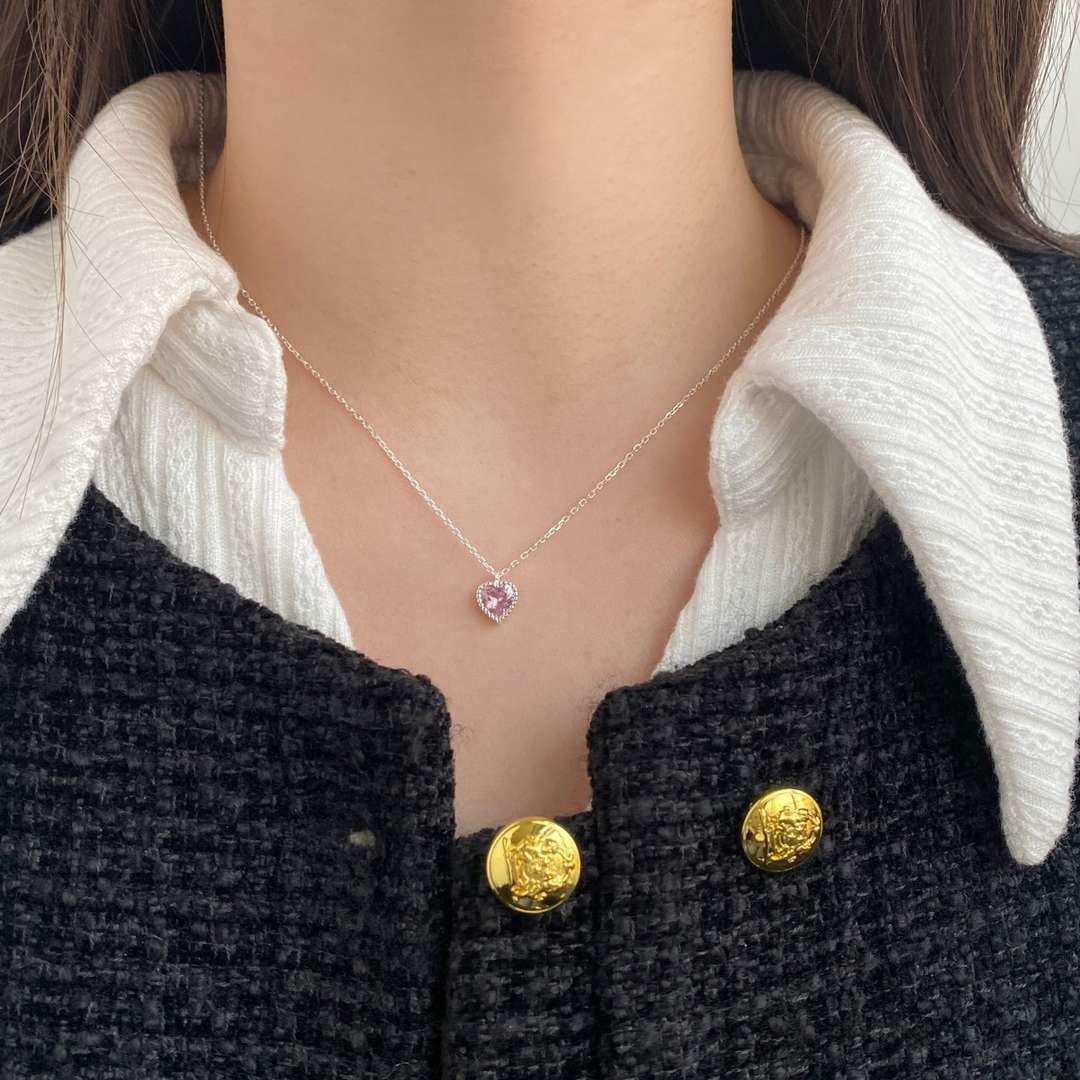 [HOT]Ornate Heart Shape Necklace
