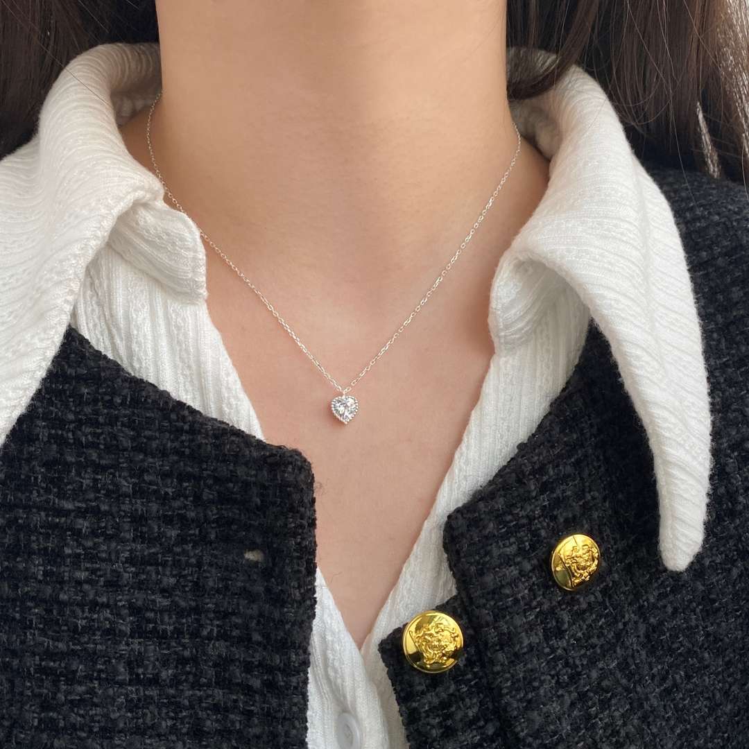 [HOT]Ornate Heart Shape Necklace