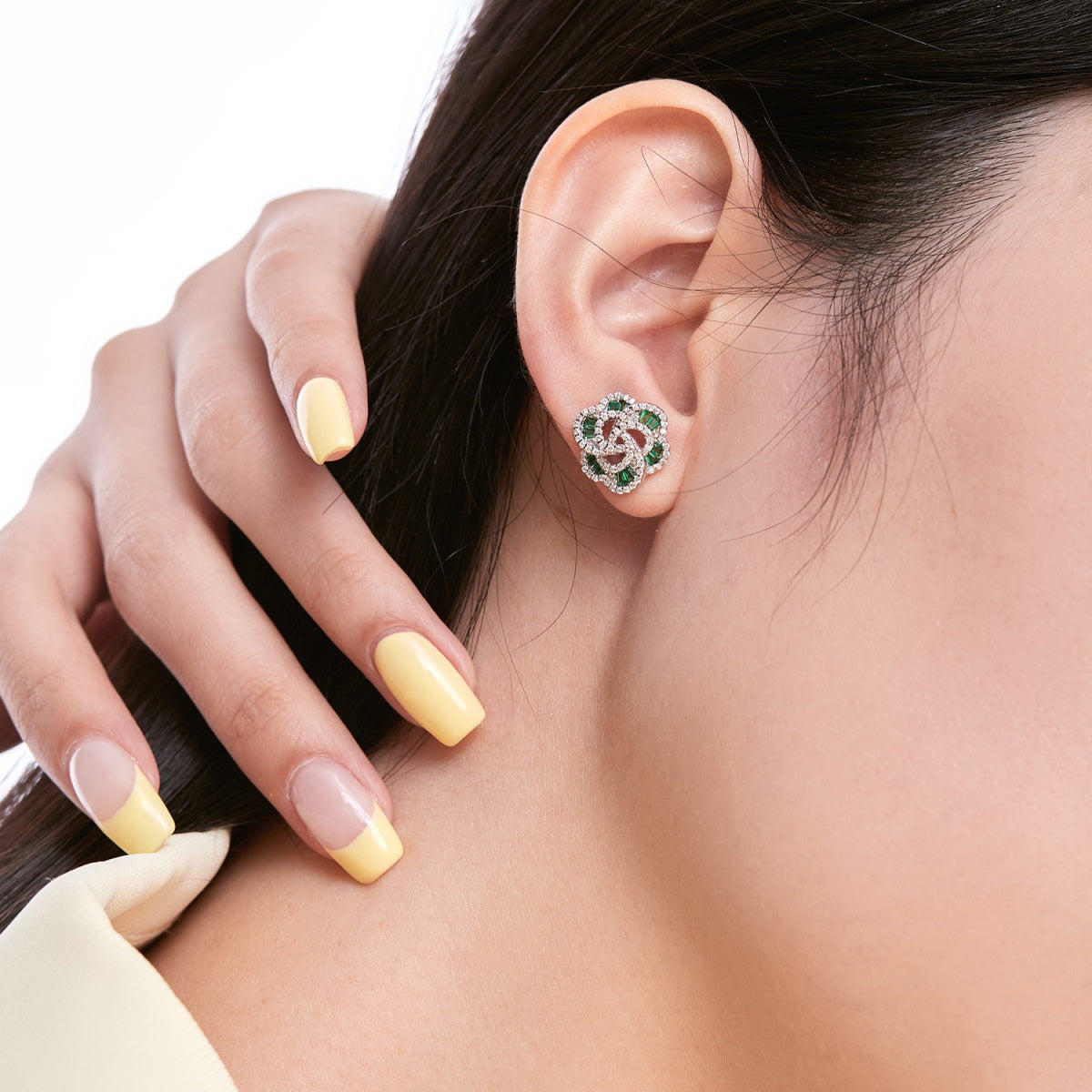 [HOT]Exquisite Flower Shape Daily Earrings