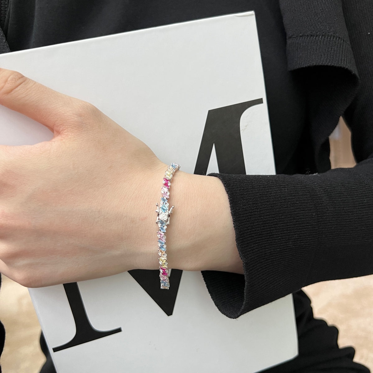 [HOT]Ornate Sparkling Multi Cut Party Bracelet