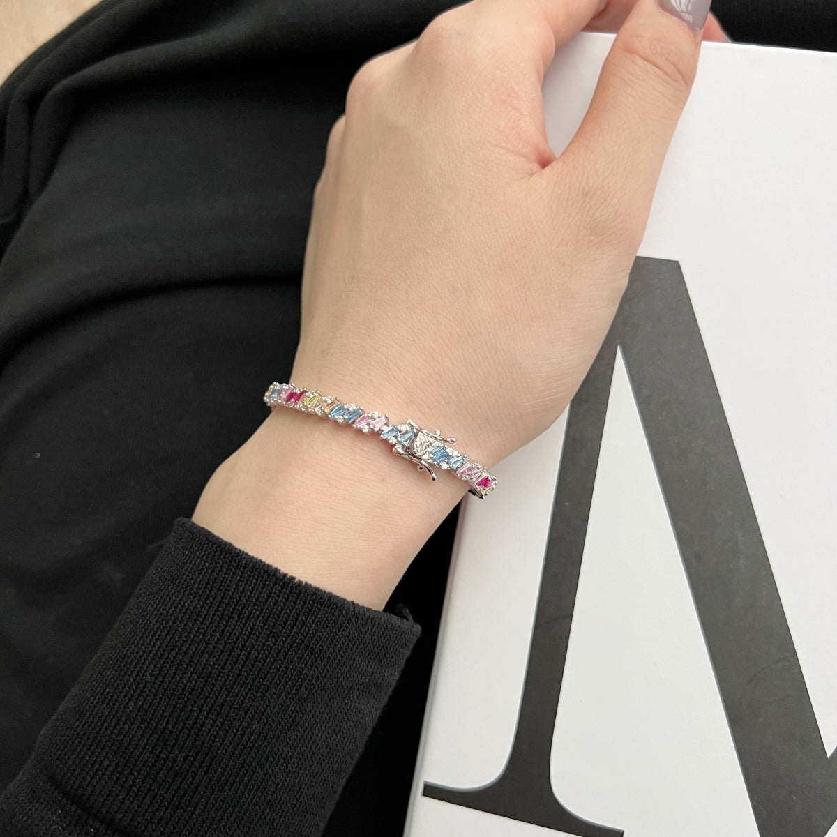 [HOT]Ornate Sparkling Multi Cut Party Bracelet