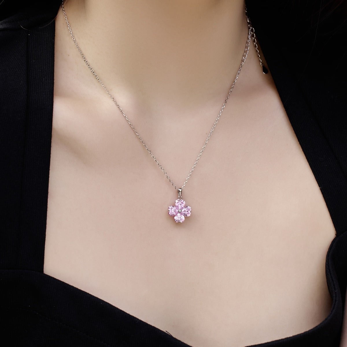 [HOT]Heart-Shaped Four-Leaf Clover Bead Necklace