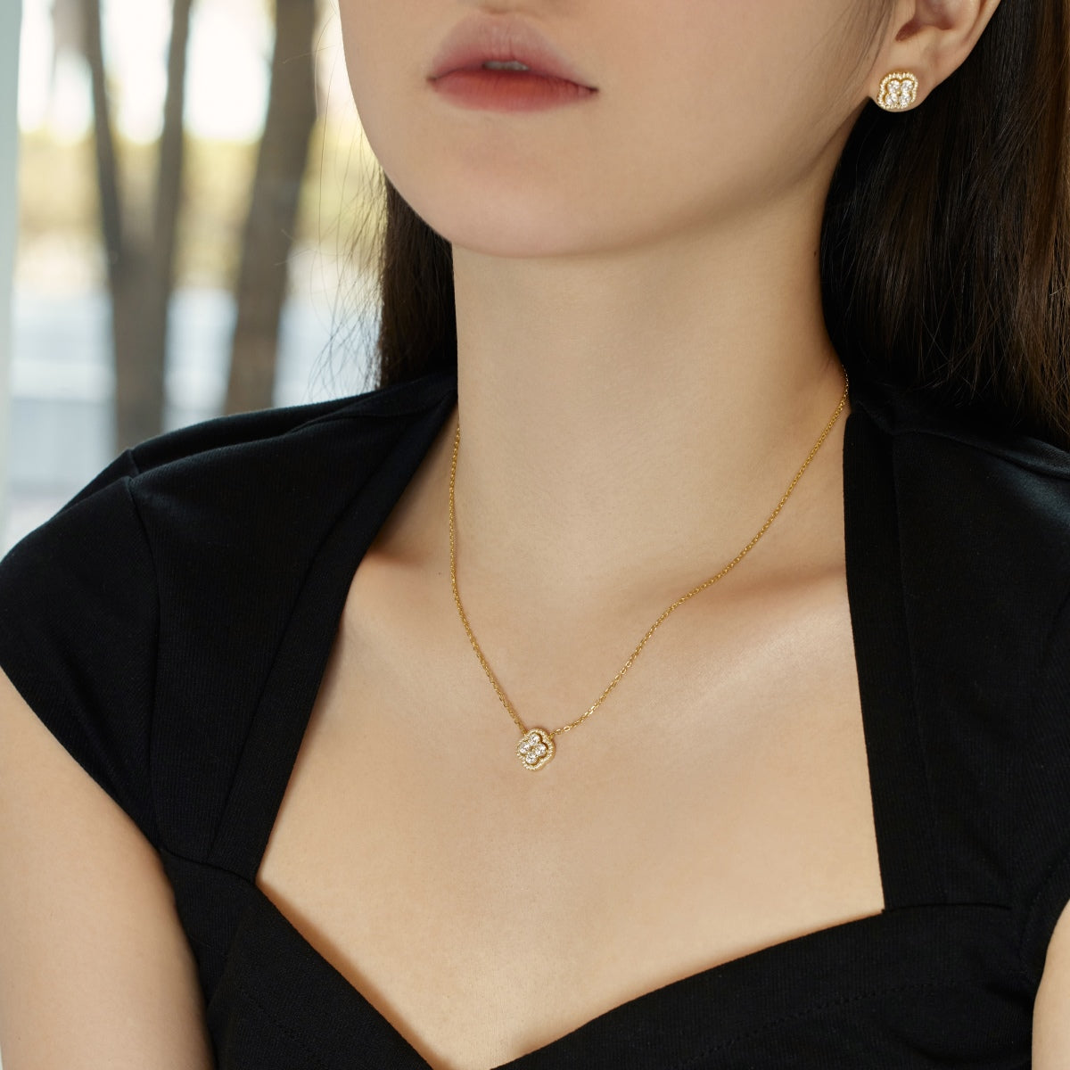 [HOT]Exquisite Necklace With Four-Leaf Clover Flower Design
