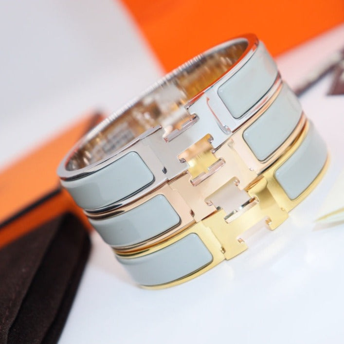 DIANA H LIGHT BLUE BRACELET