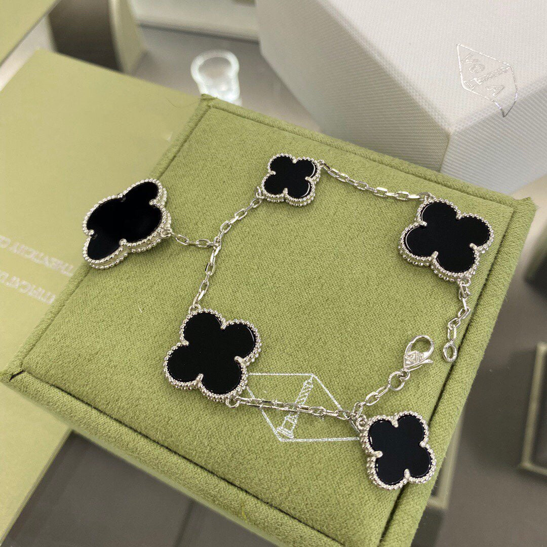 DIANA CLOVER 5 MOTIFS SIVLER ONYX BRACELET