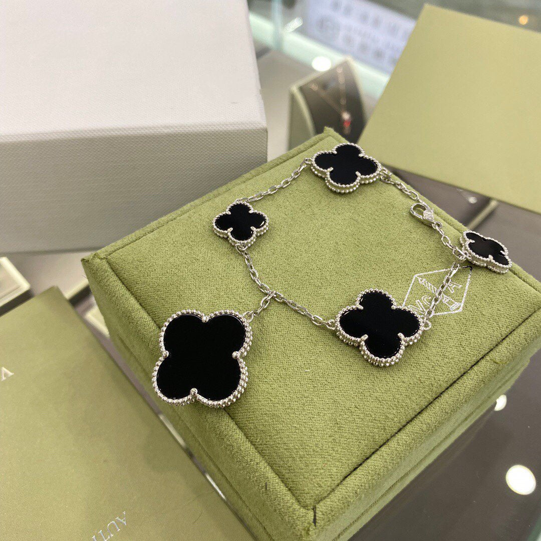 DIANA CLOVER 5 MOTIFS SIVLER ONYX BRACELET