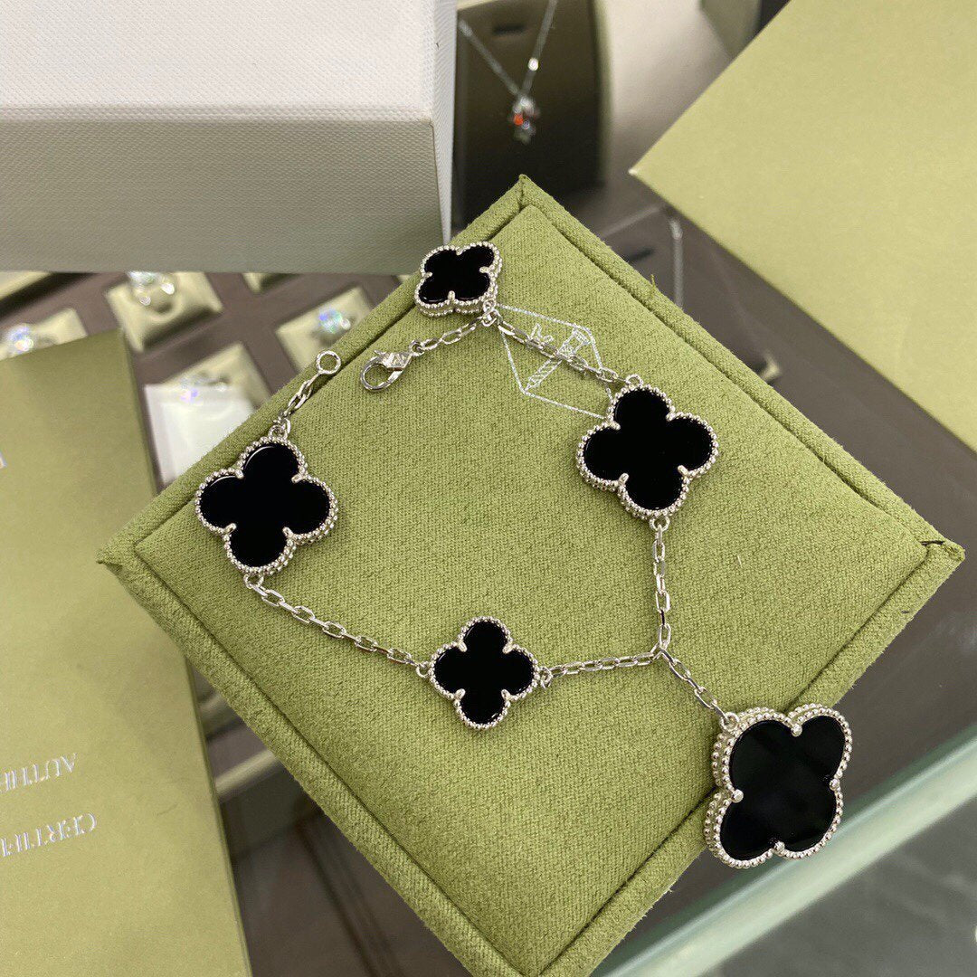 DIANA CLOVER 5 MOTIFS SIVLER ONYX BRACELET